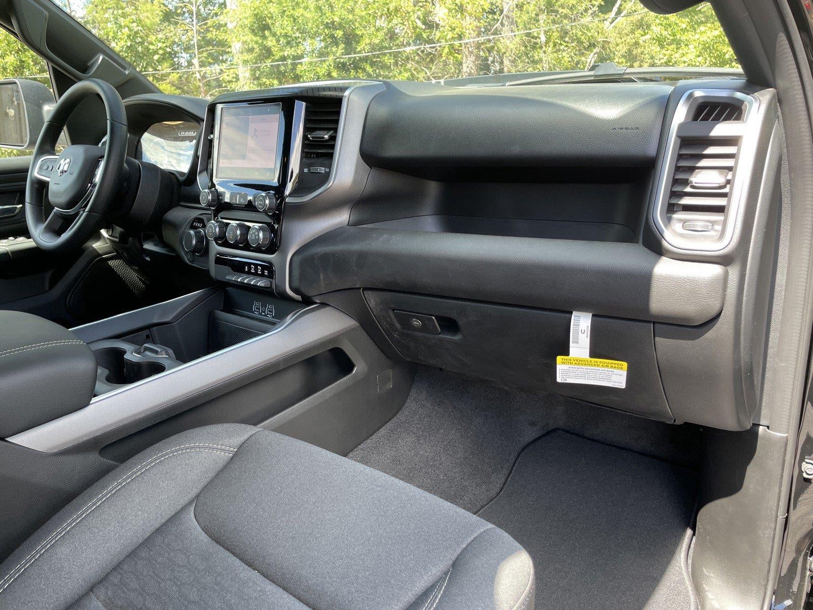2026 RAM 1500 RAM 1500 EXPRESS CREW CAB 4X4 5'7' BOX