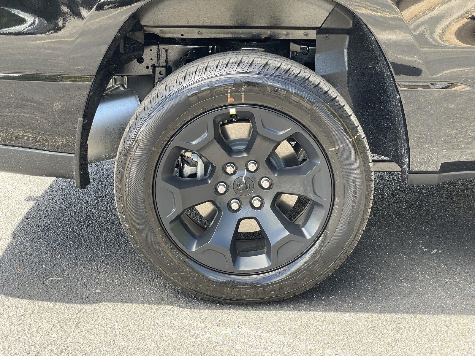 2026 RAM 1500 RAM 1500 EXPRESS CREW CAB 4X4 5'7' BOX
