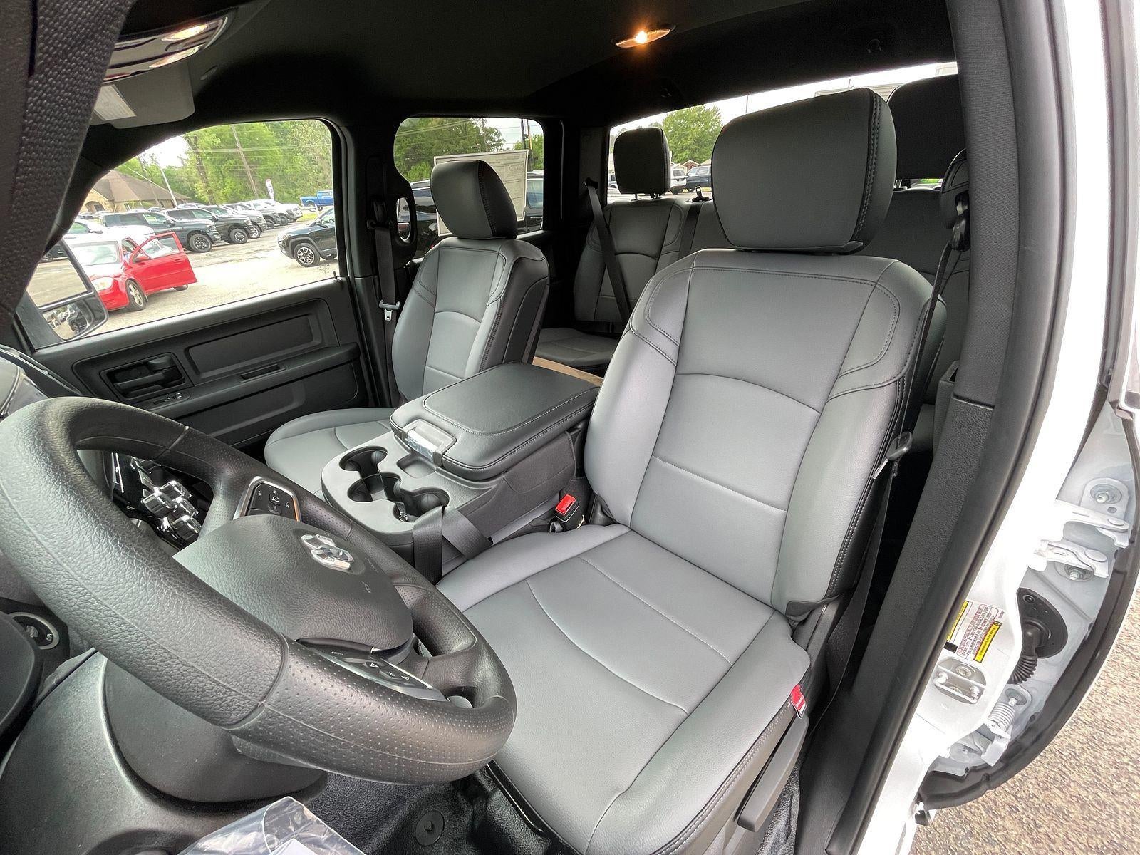 2026 RAM Ram 3500 Chassis Cab RAM 3500 TRADESMAN CREW CAB CHASSIS 4X4 60' CA