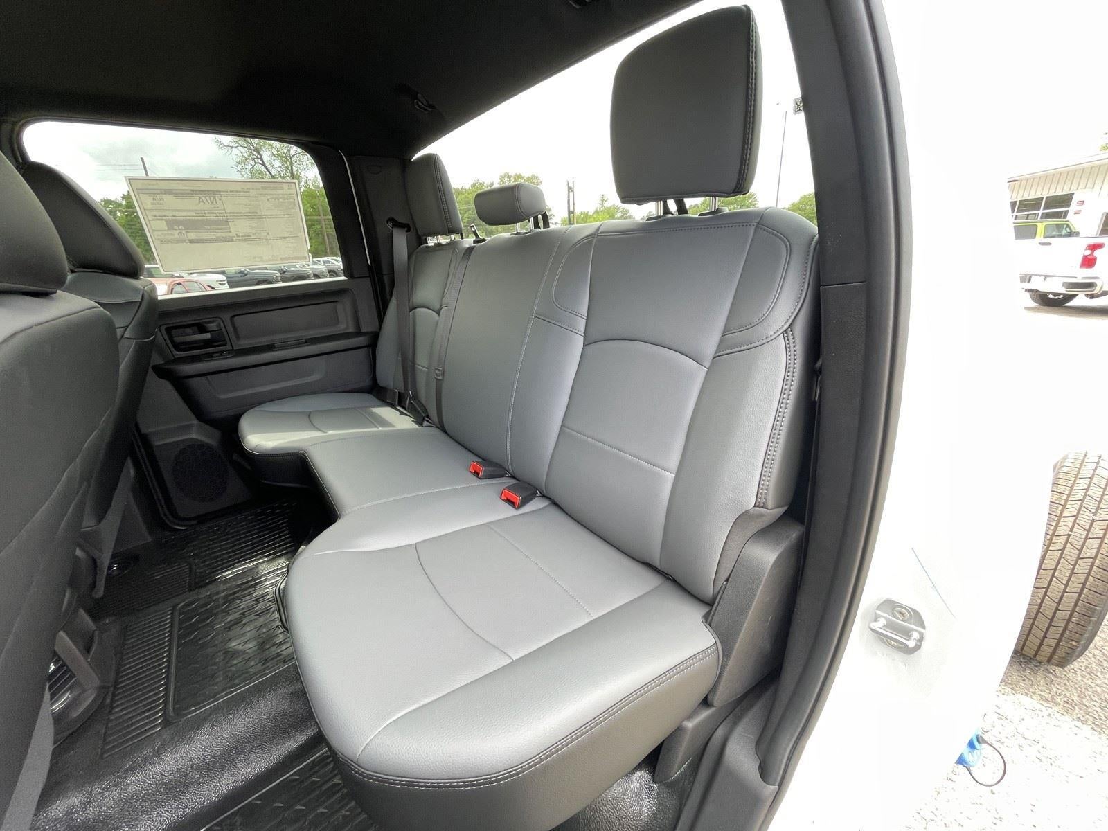 2026 RAM Ram 3500 Chassis Cab RAM 3500 TRADESMAN CREW CAB CHASSIS 4X4 60' CA