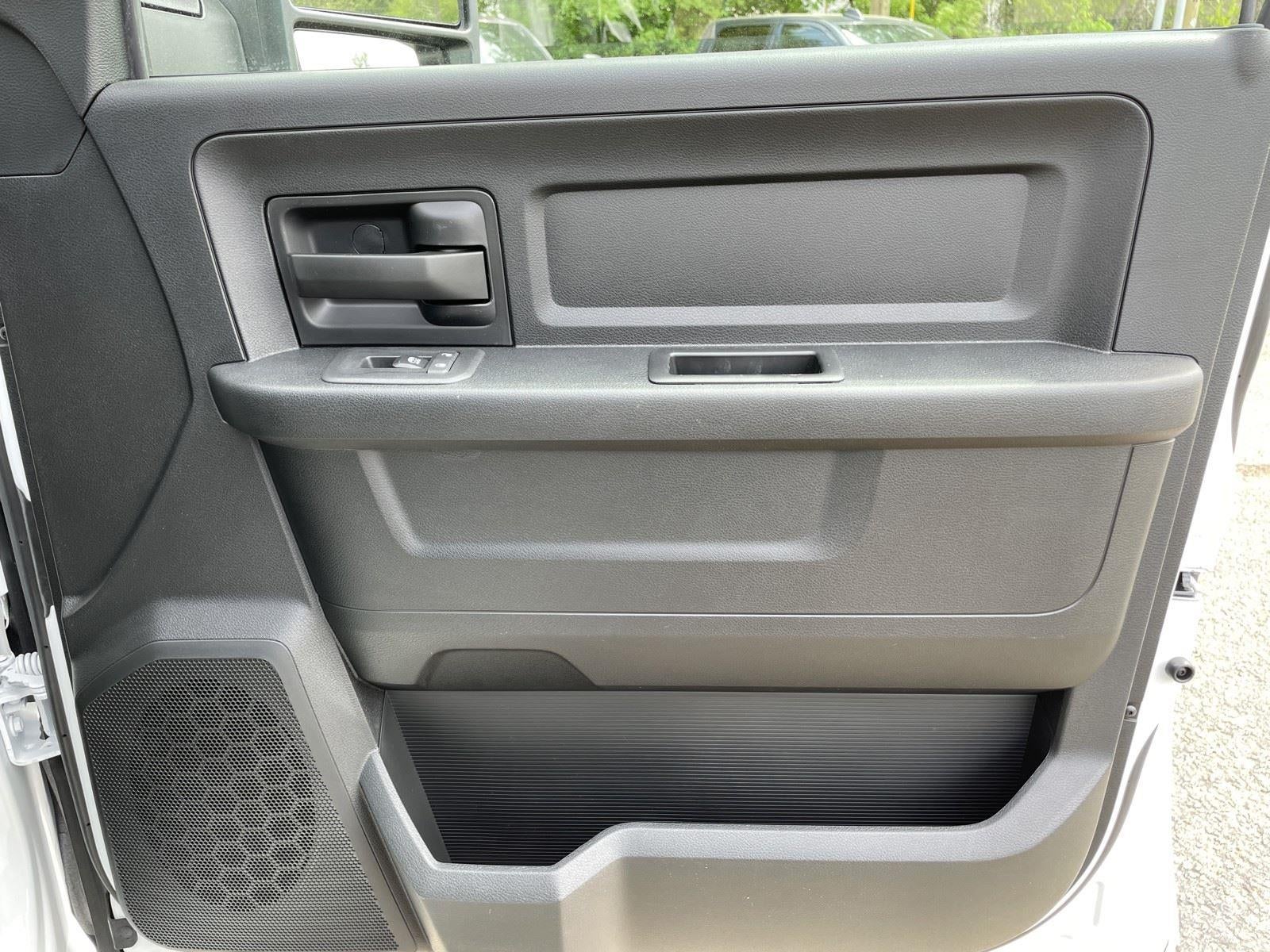 2026 RAM Ram 3500 Chassis Cab RAM 3500 TRADESMAN CREW CAB CHASSIS 4X4 60' CA