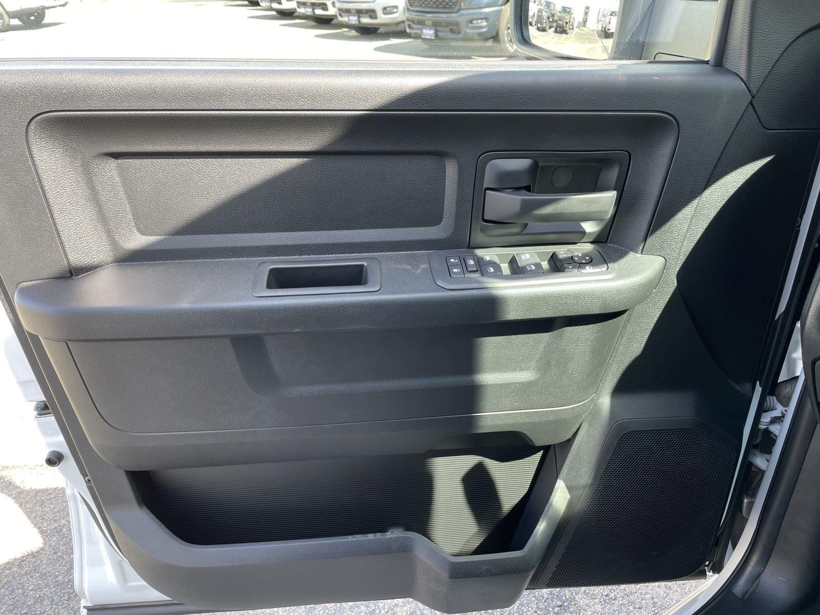 2026 RAM Ram 3500 Chassis Cab RAM 3500 TRADESMAN CREW CAB CHASSIS 4X4 60' CA