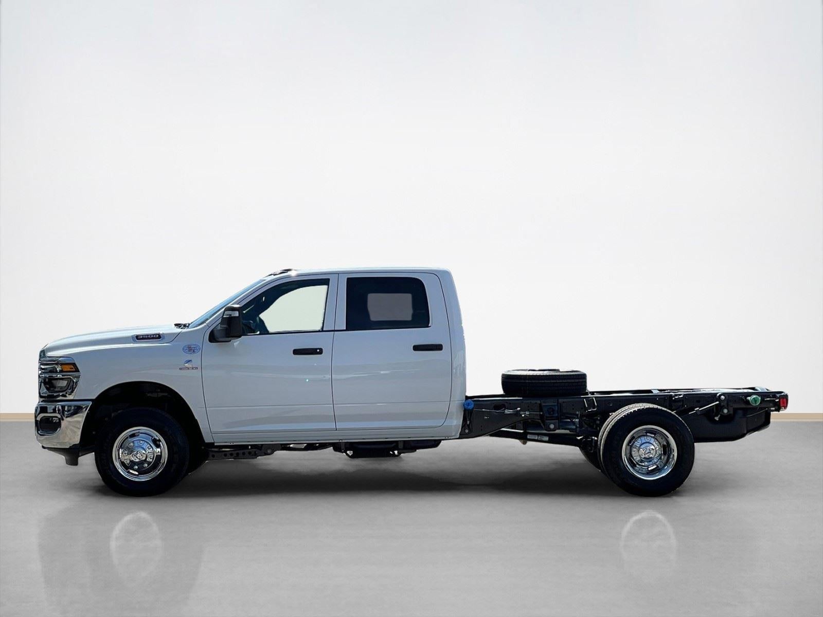 2026 RAM Ram 3500 Chassis Cab RAM 3500 TRADESMAN CREW CAB CHASSIS 4X4 60' CA